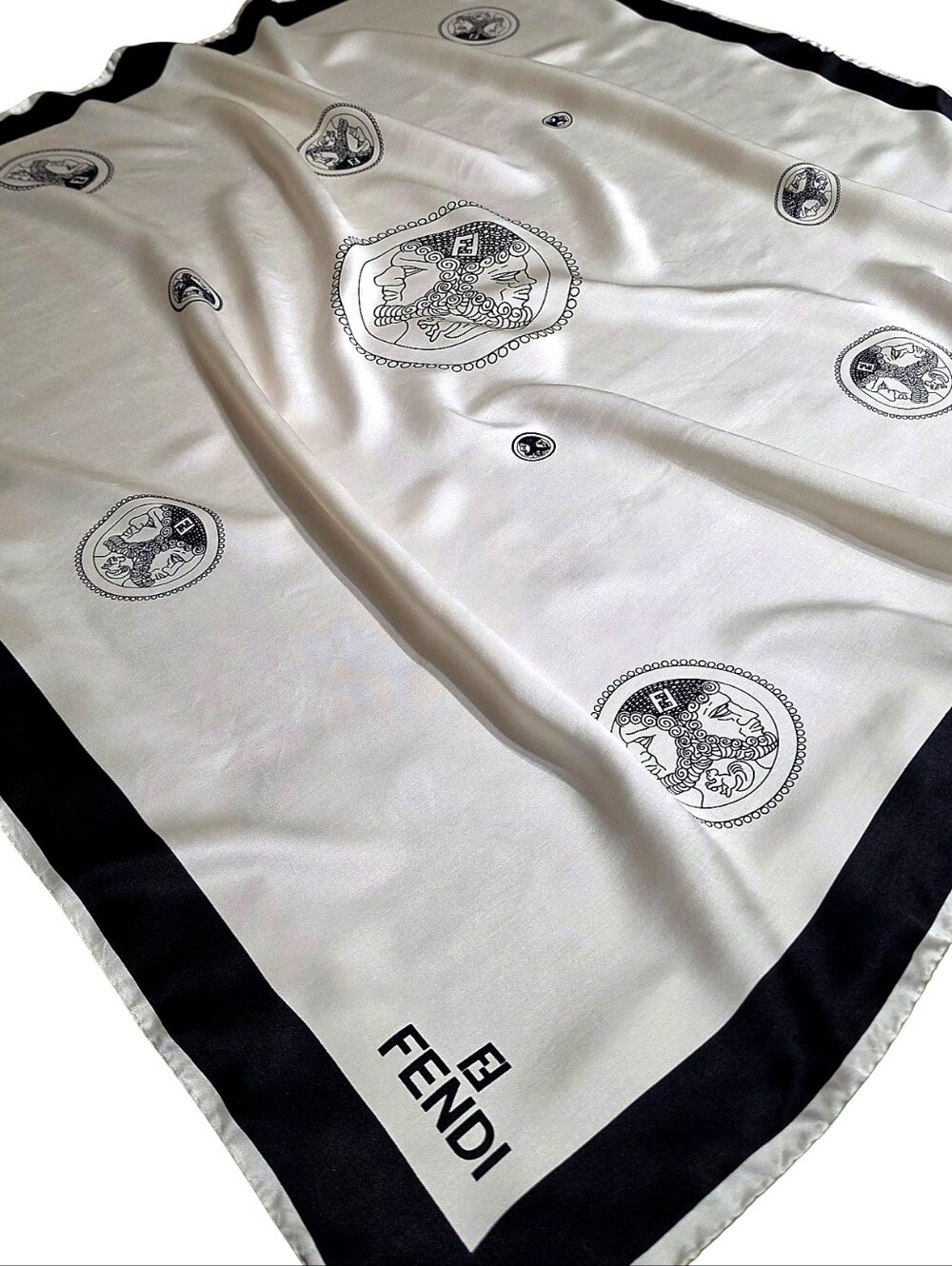 FENDI SCARF - Picture 7 of 16